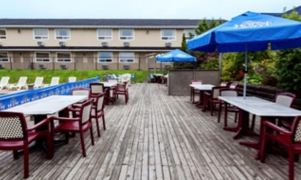 The patio at Charlies Bar and Grill